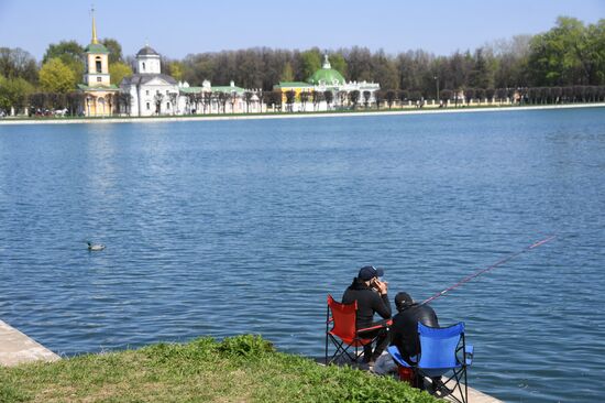 Отдых горожан в парках Москвы 