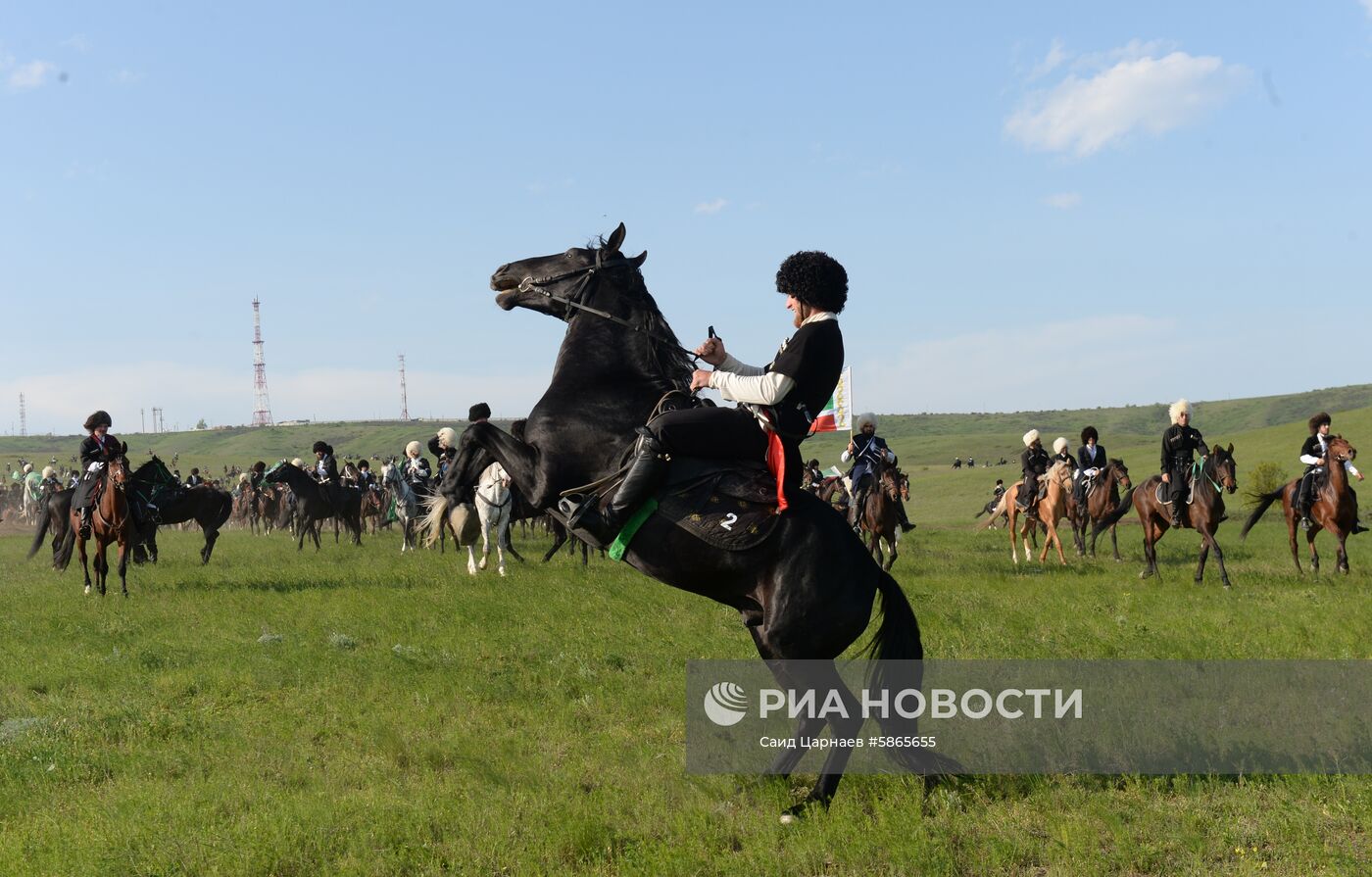 В Чечне установлен мировой рекорд по числу участников в конном походе