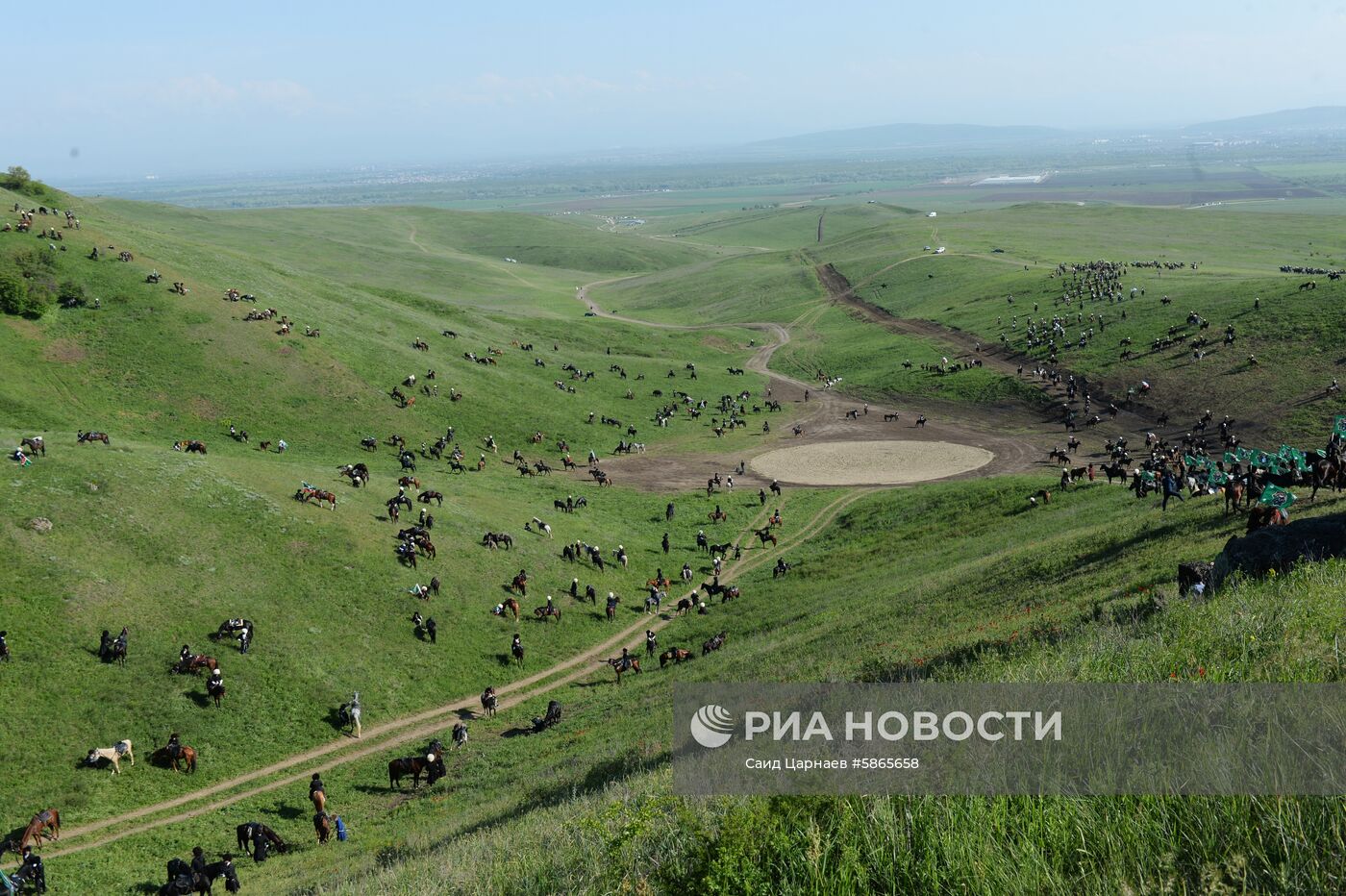 В Чечне установлен мировой рекорд по числу участников в конном походе