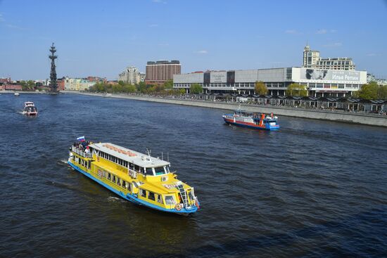 Отдых горожан в парках Москвы 