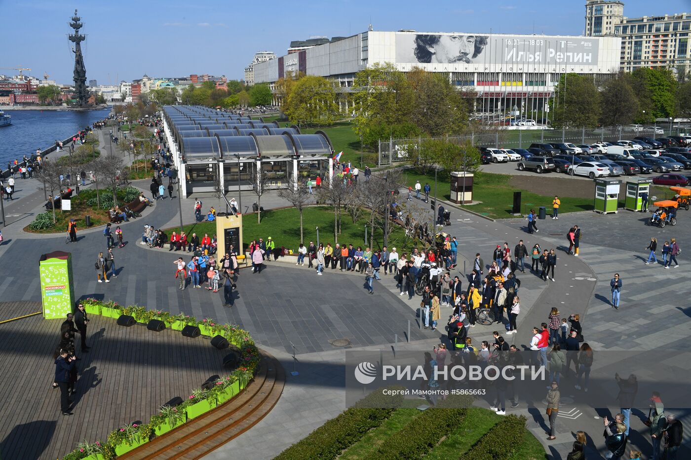 Отдых горожан в парках Москвы 