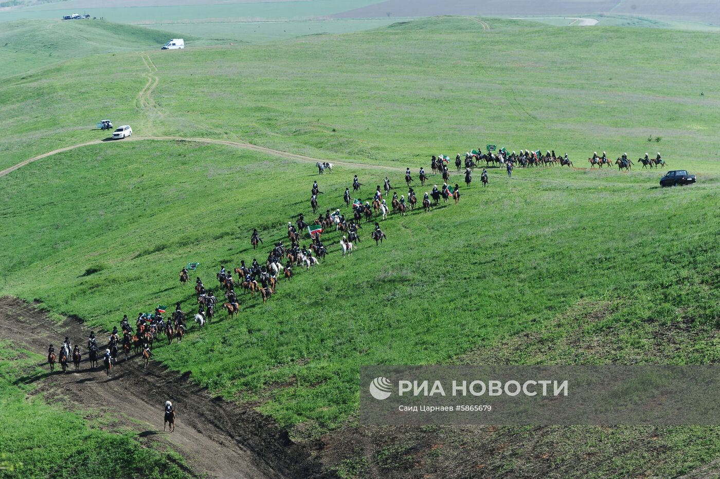 В Чечне установлен мировой рекорд по числу участников в конном походе