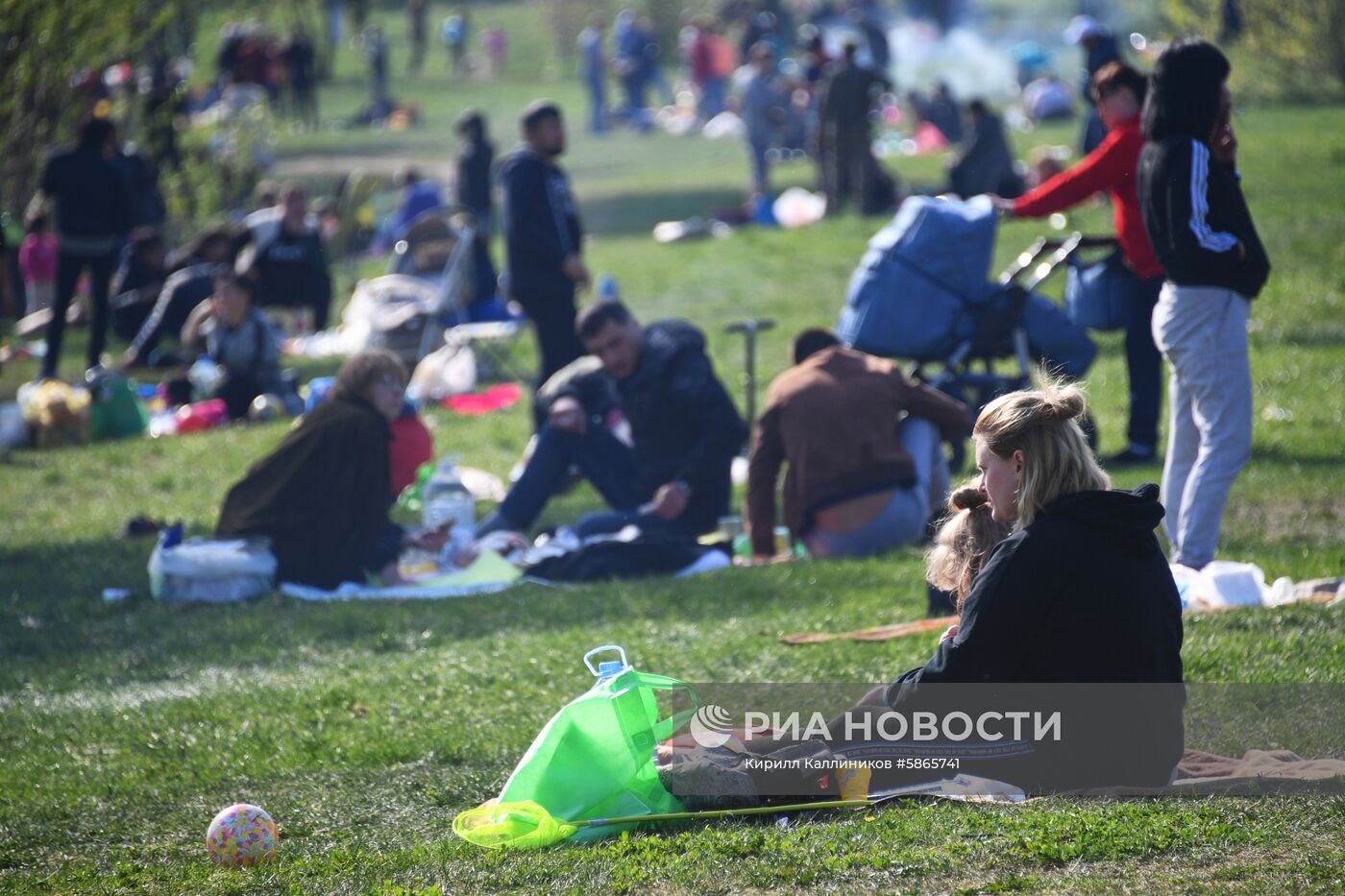 Отдых горожан в парках Москвы 