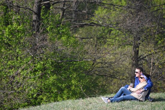 Отдых горожан в парках Москвы 