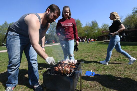 Отдых горожан в парках Москвы 