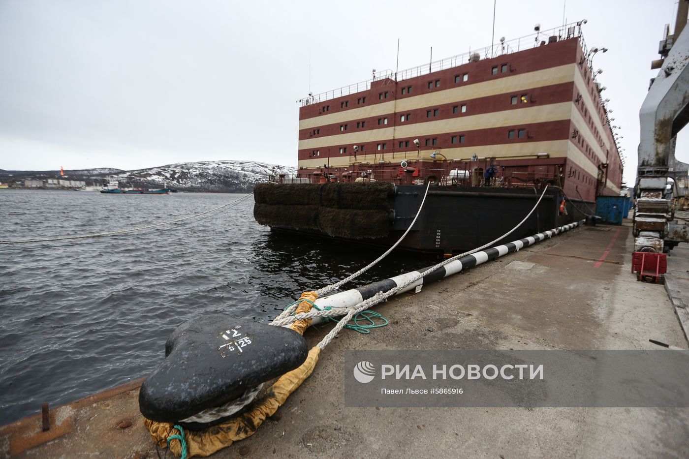 Плавучая атомная ТЭС "Академик Ломоносов" 
