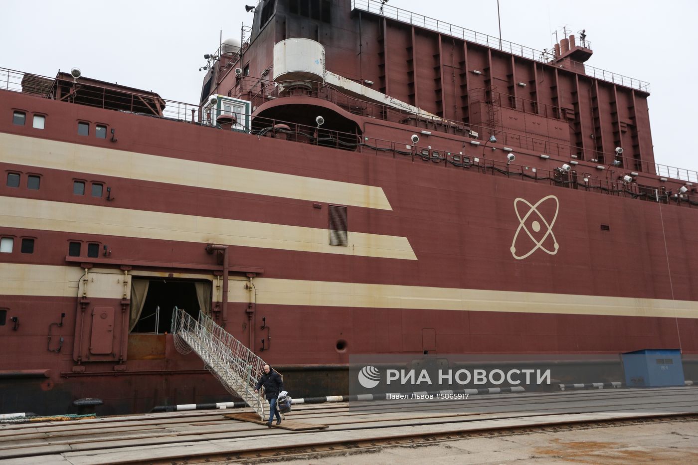 Плавучая атомная ТЭС "Академик Ломоносов" 