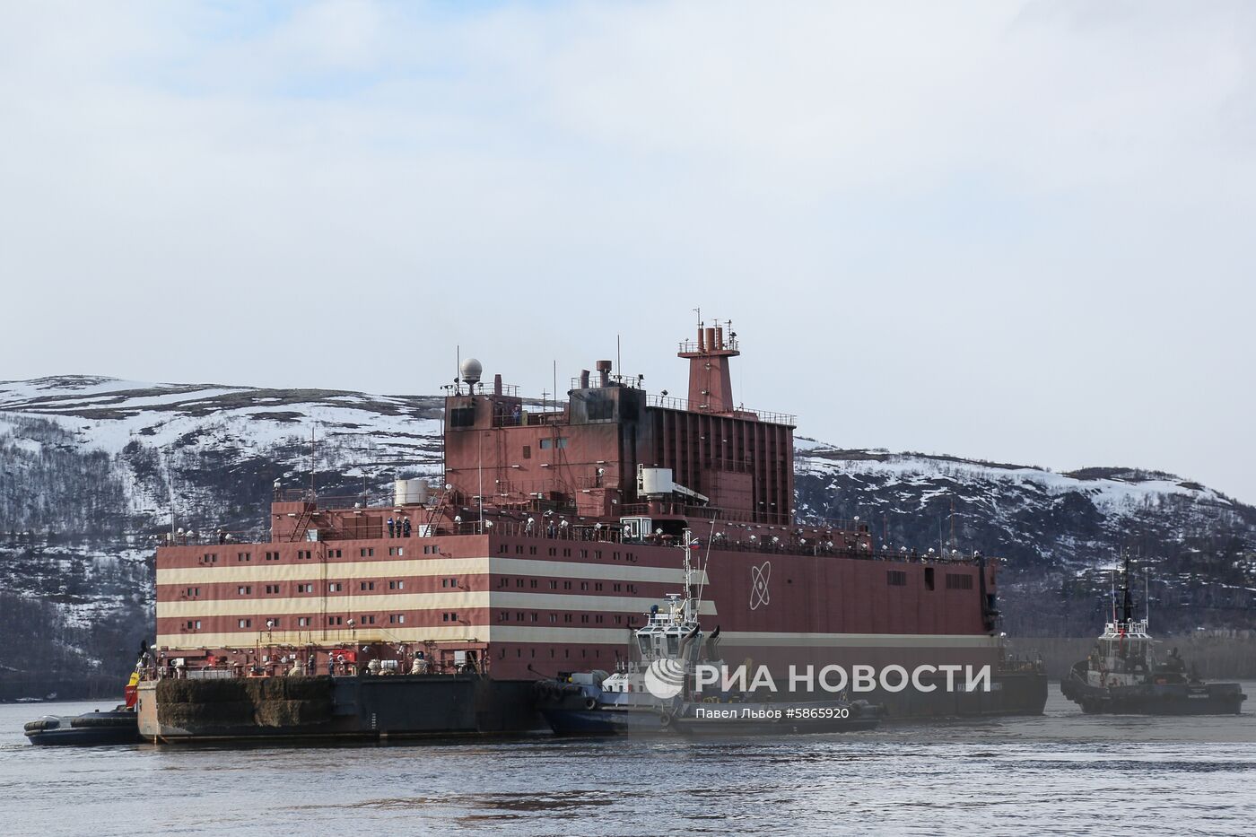 Плавучая атомная ТЭС "Академик Ломоносов" 