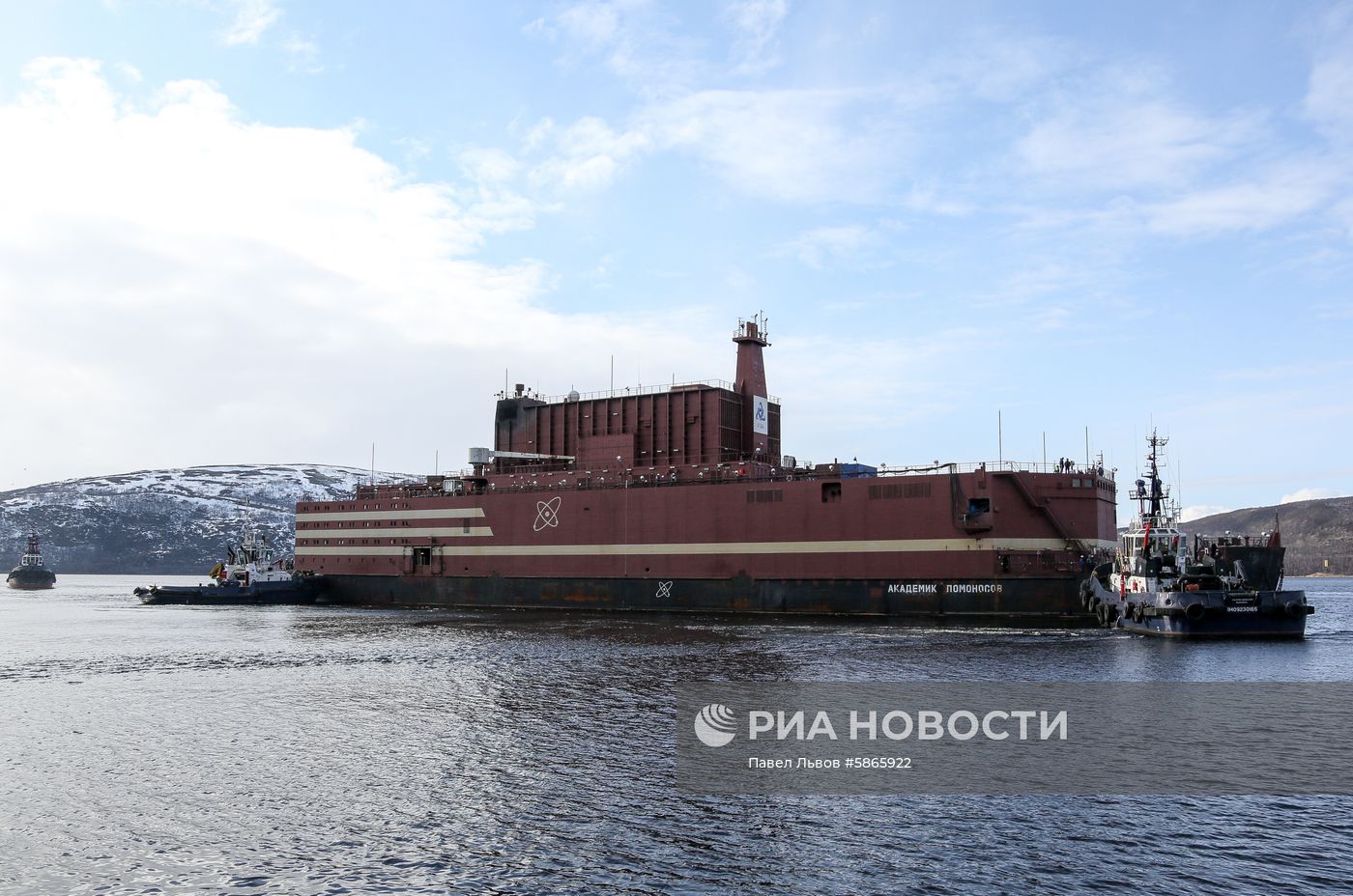 Плавучая атомная ТЭС "Академик Ломоносов"