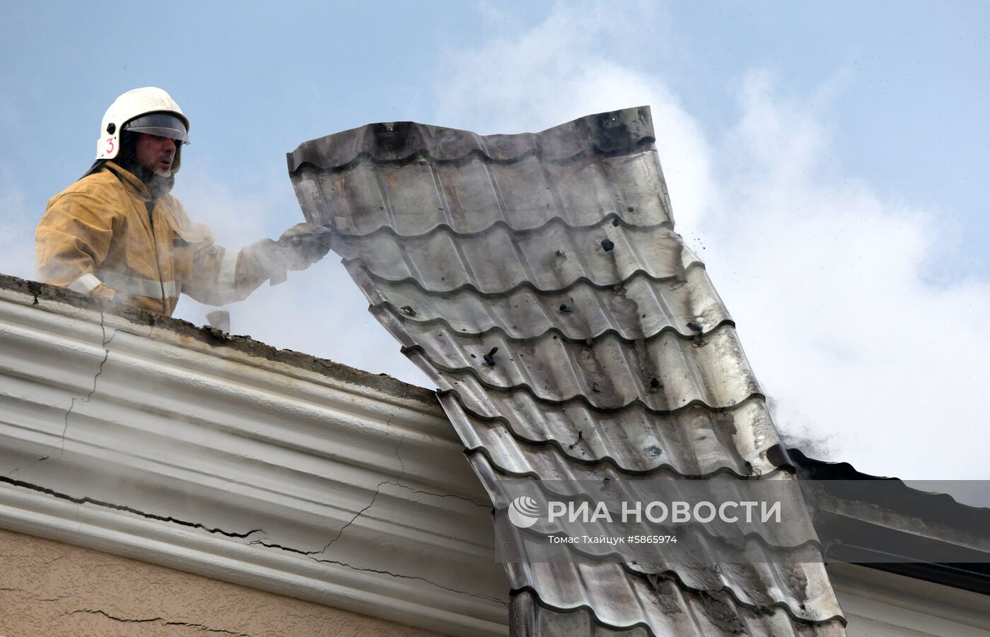 Пожар в здании русской школы в Сухуме