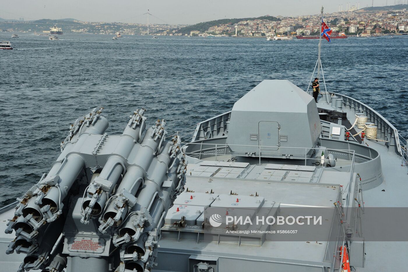 Фрегат "Адмирал Эссен" представлен на выставке IDEF-2019