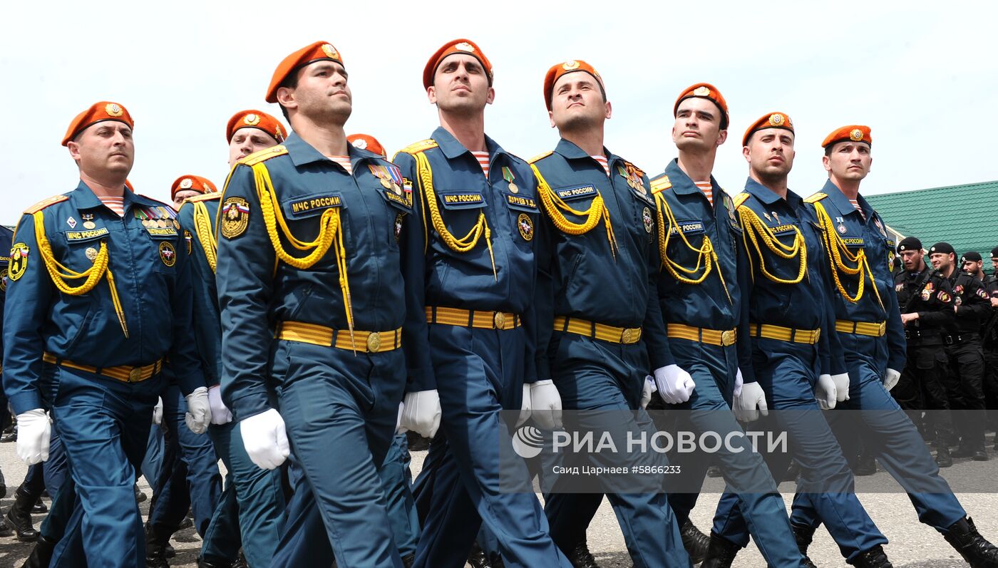 Репетиция парада Победы в Грозном