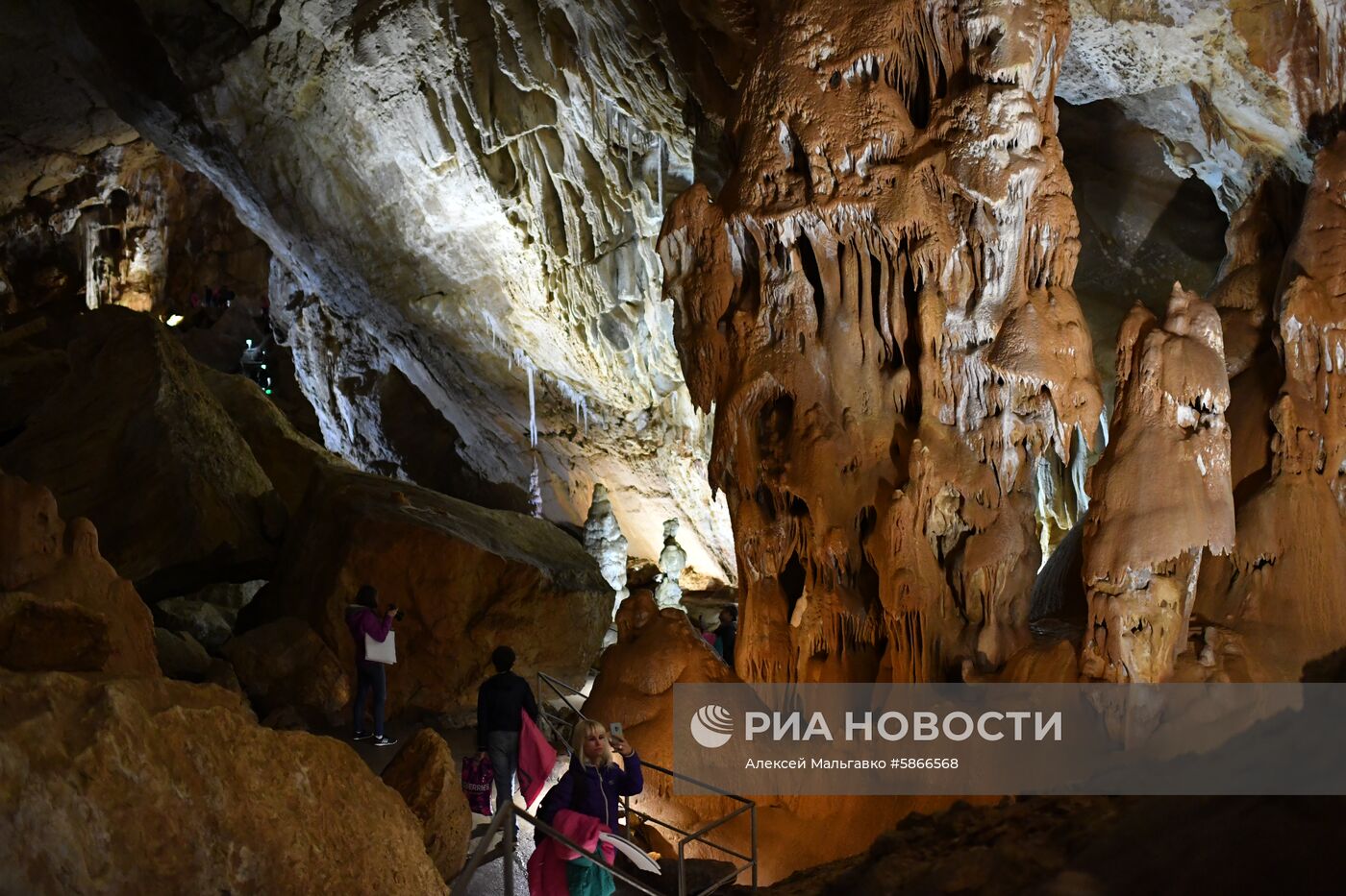 Открытие концертного сезона в крымской пещере Мраморная