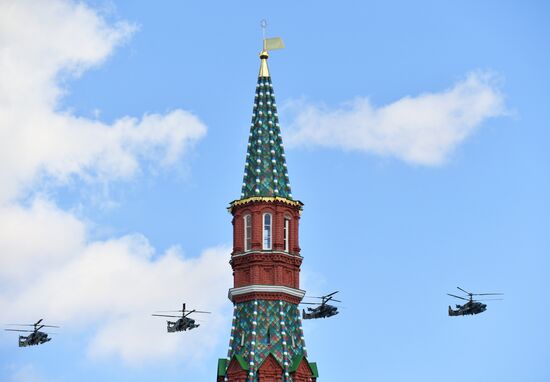 Репетиция воздушной части парада Победы в Москве