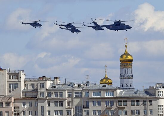 Репетиция воздушной части парада Победы в Москве