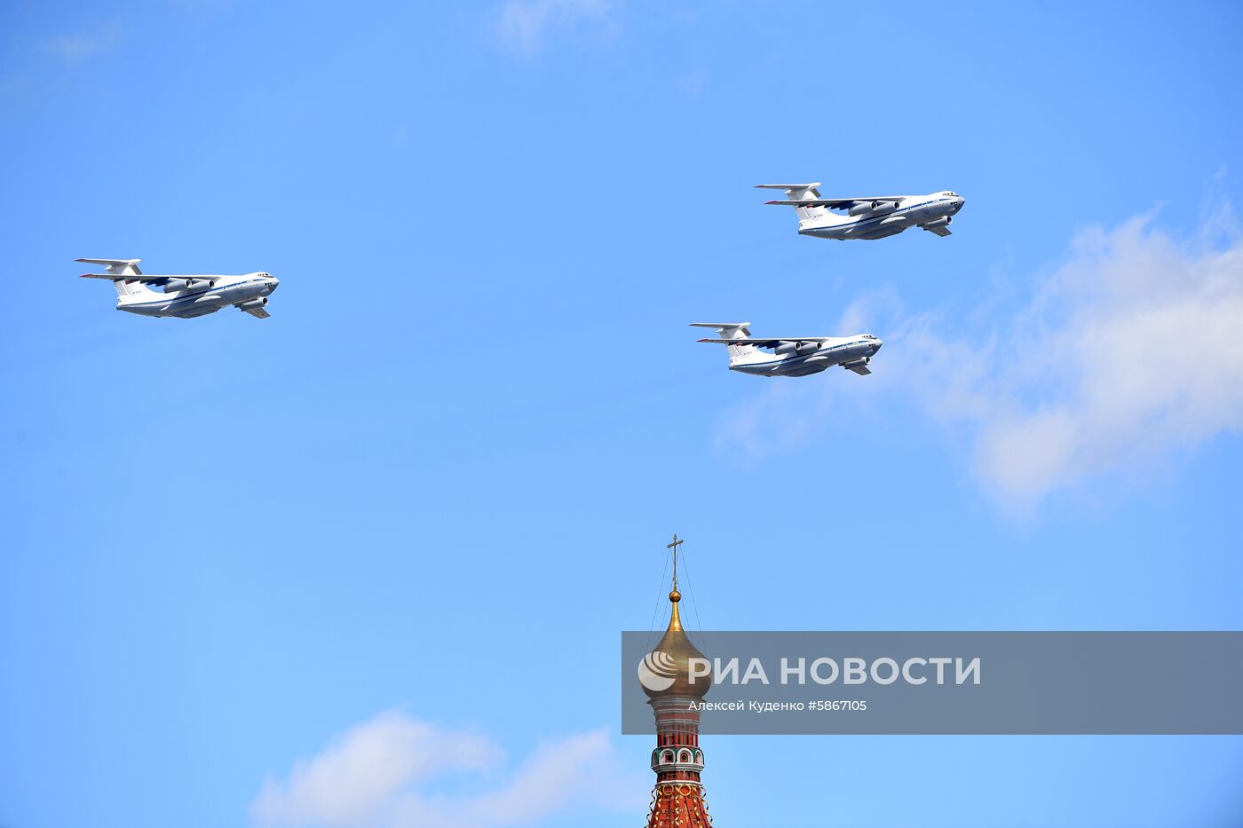 Репетиция воздушной части парада Победы в Москве