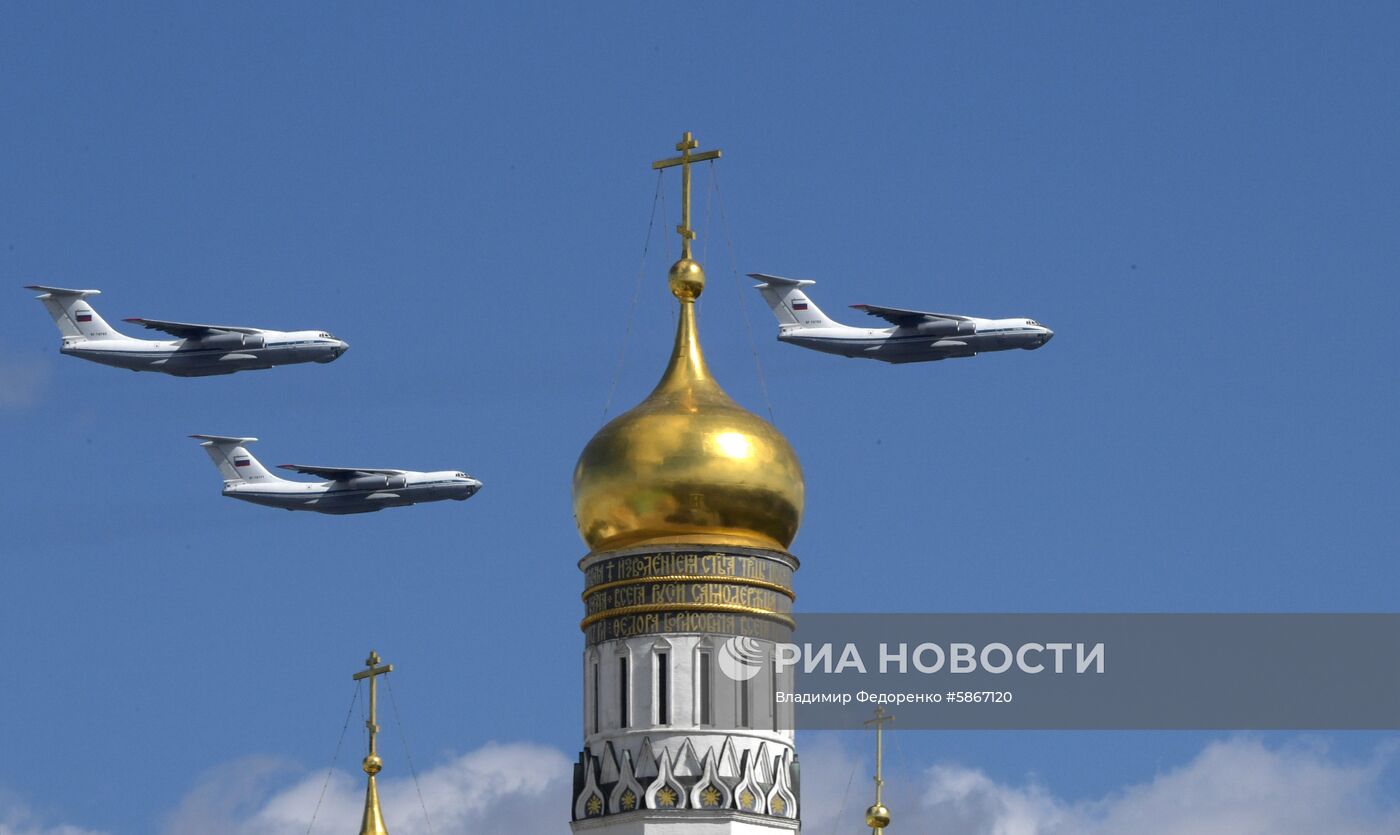 Репетиция воздушной части парада Победы в Москве