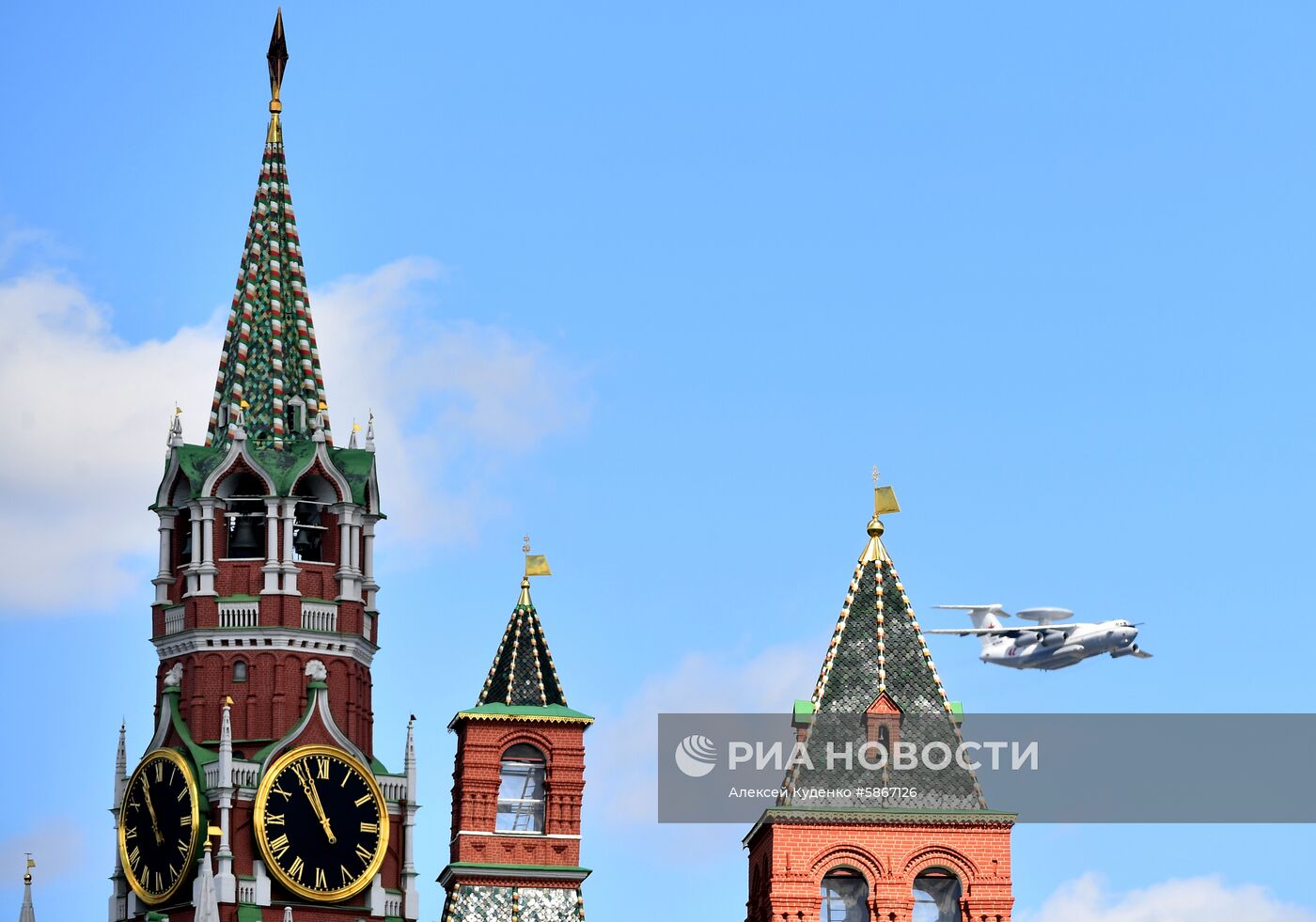 Репетиция воздушной части парада Победы в Москве