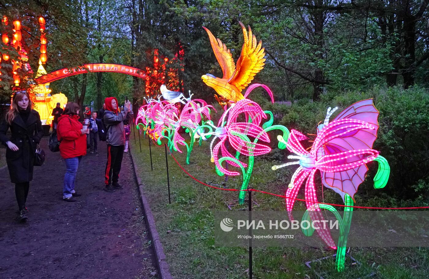 Фестиваль гигантских китайских фонарей в Калининграде