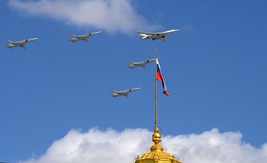 Репетиция воздушной части парада Победы в Москве