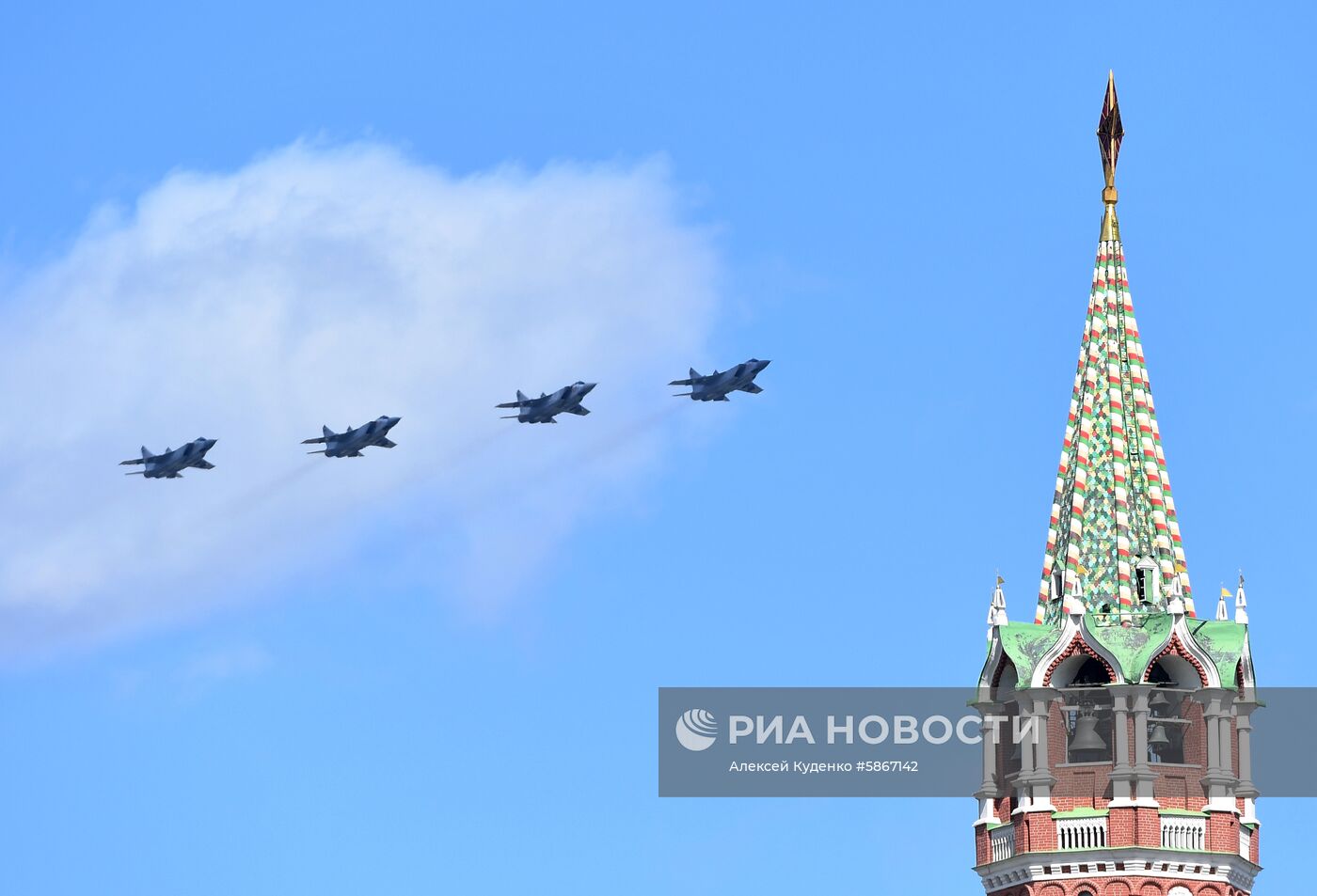 Репетиция воздушной части парада Победы в Москве