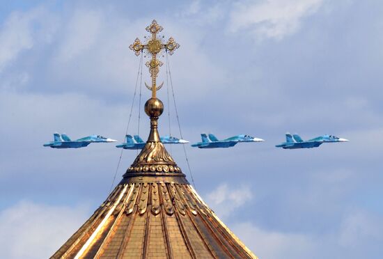 Репетиция воздушной части парада Победы в Москве