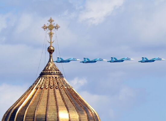 Репетиция воздушной части парада Победы в Москве