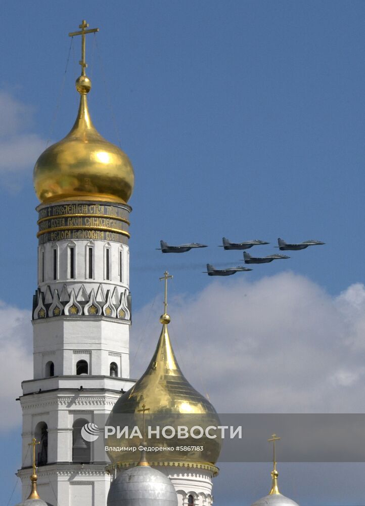 Репетиция воздушной части парада Победы в Москве