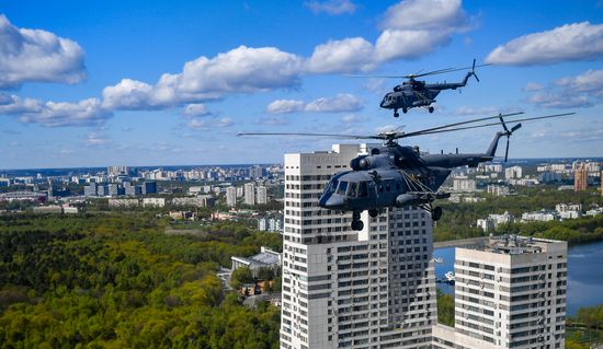 Репетиция воздушной части парада Победы в Москве