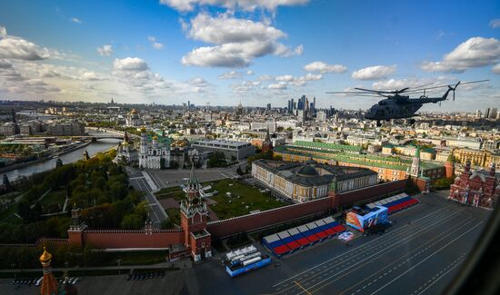 Репетиция воздушной части парада Победы в Москве