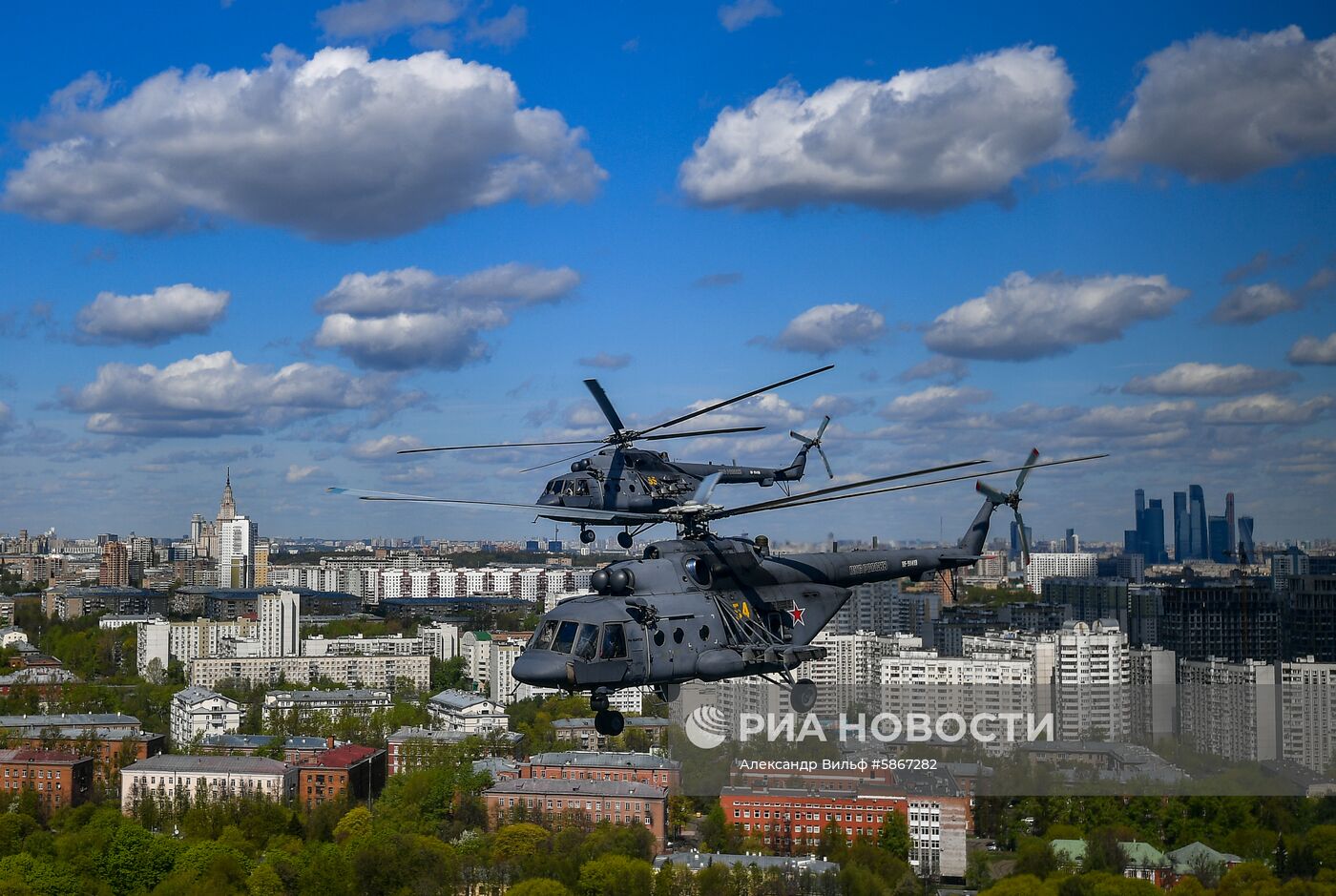 Репетиция воздушной части парада Победы в Москве