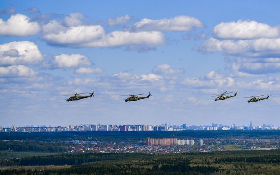 Репетиция воздушной части парада Победы в Москве