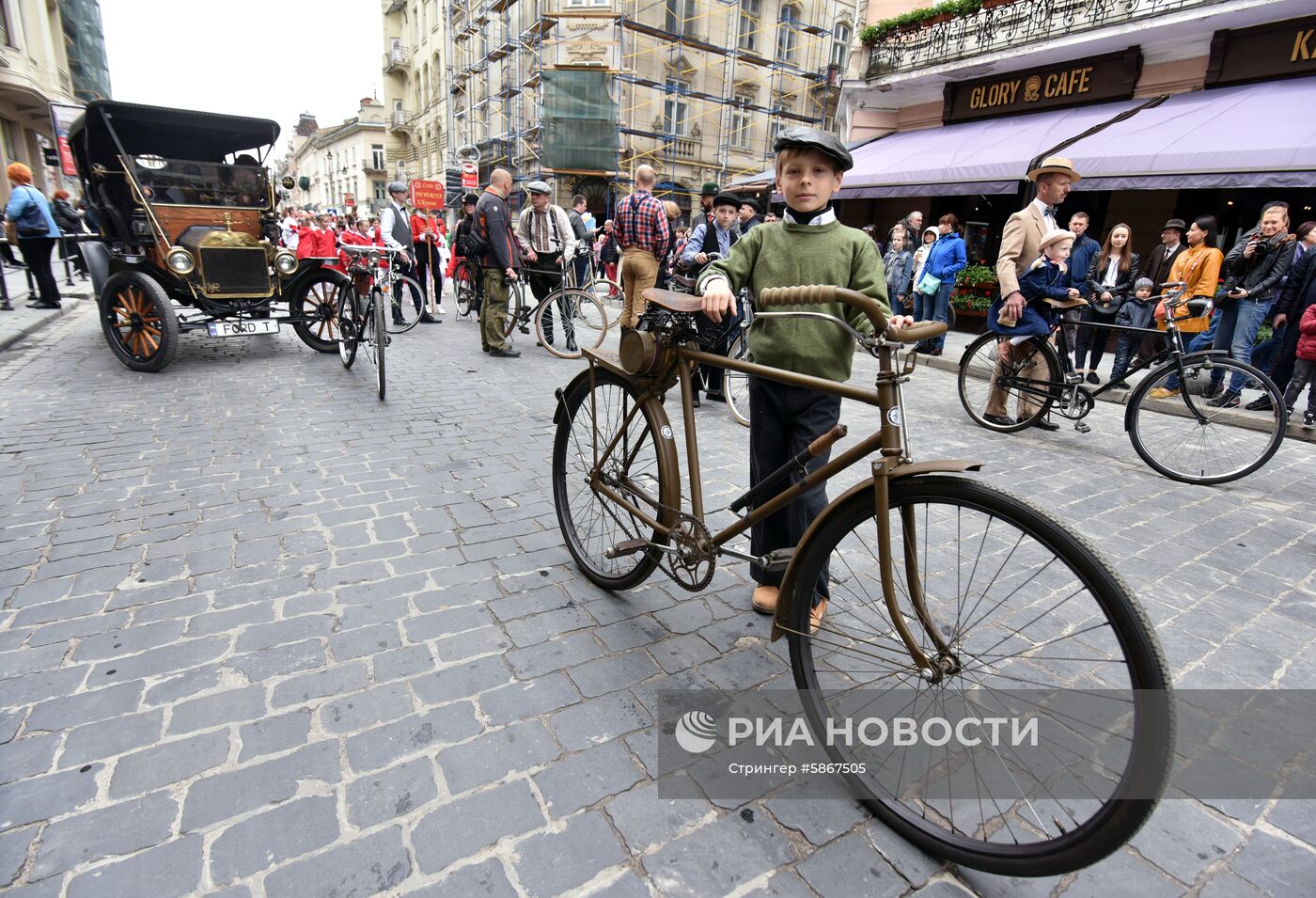 Карнавальное шествие в честь Дня города во Львове