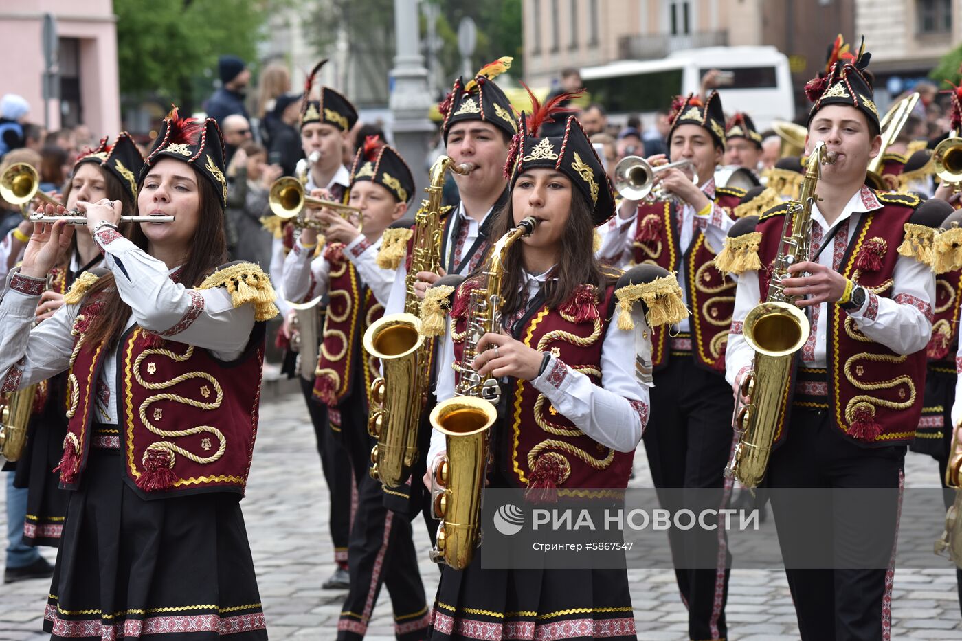 Карнавальное шествие в честь Дня города во Львове