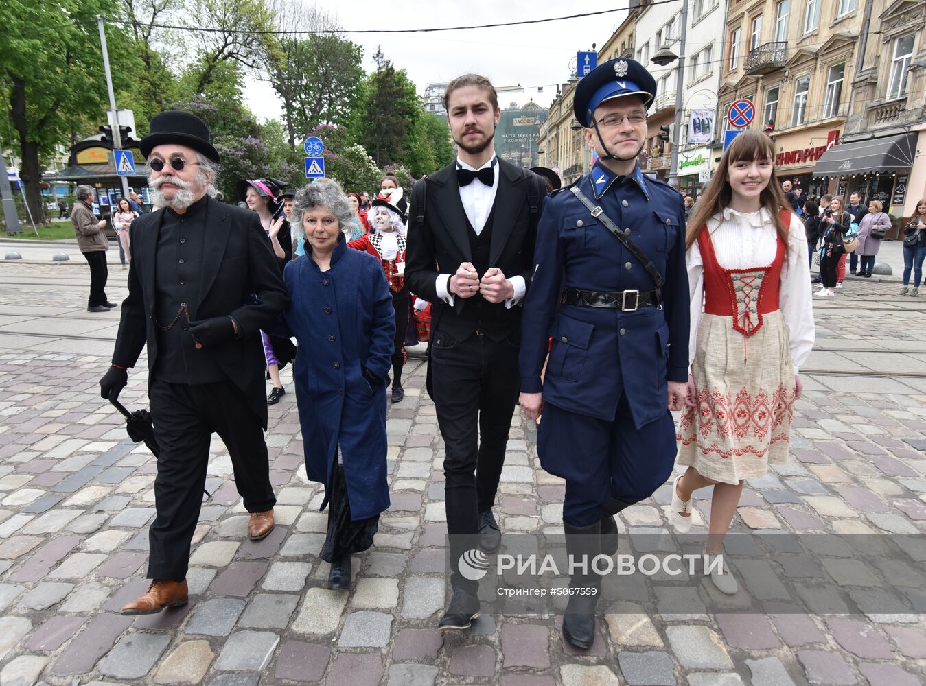 Карнавальное шествие в честь Дня города во Львове