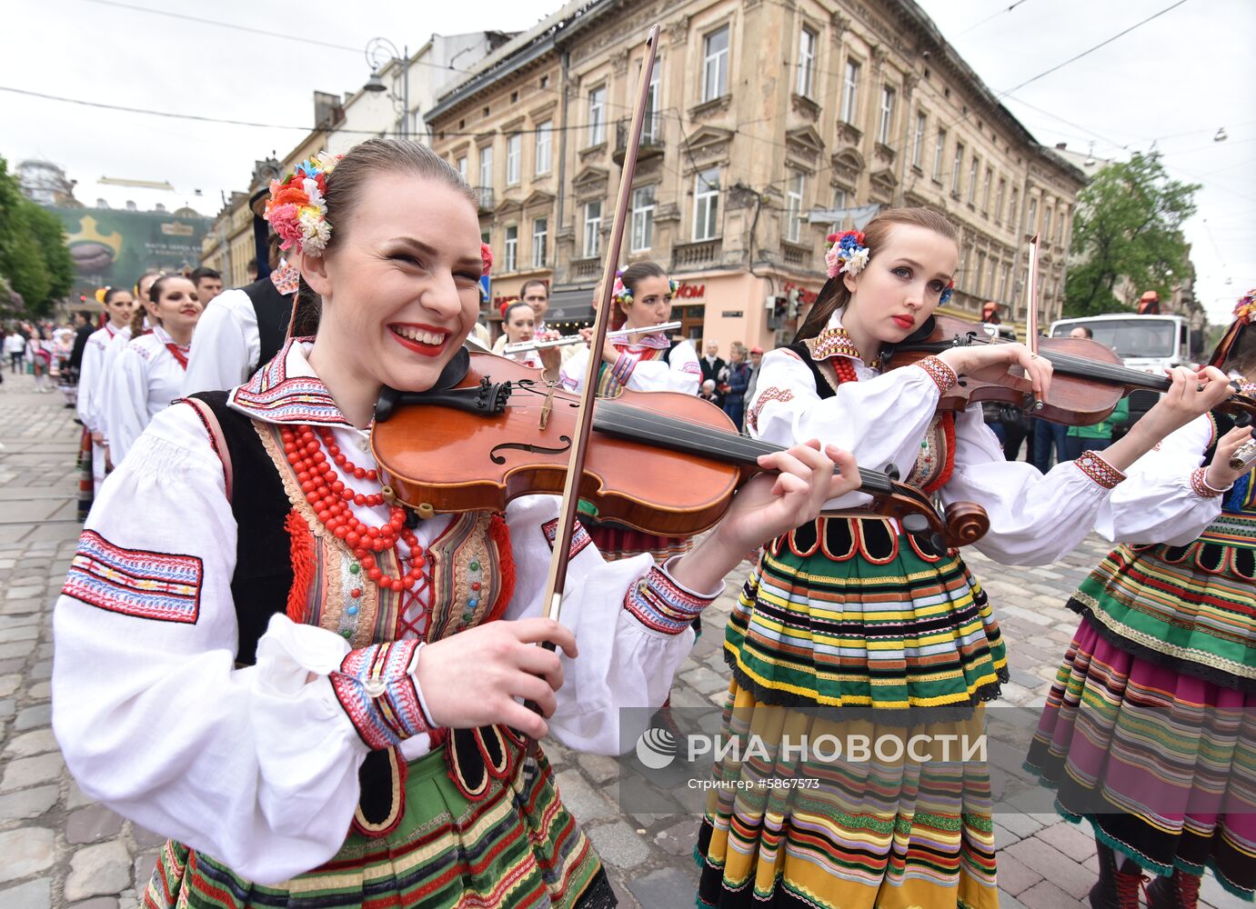 Карнавальное шествие в честь Дня города во Львове