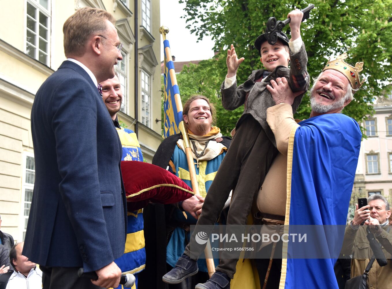 Карнавальное шествие в честь Дня города во Львове