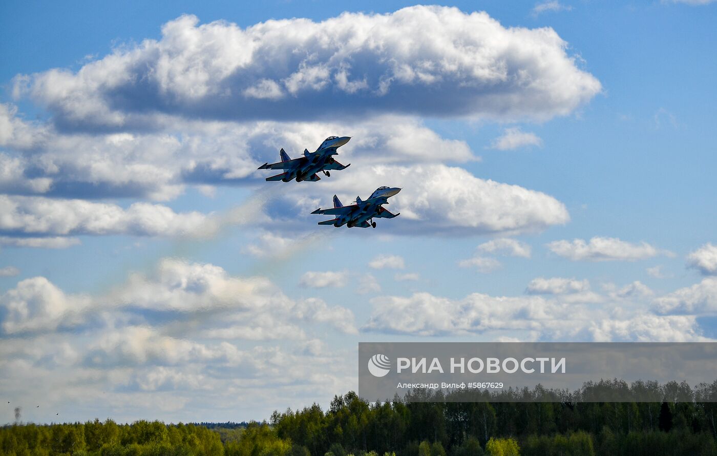 Репетиция воздушной части парада Победы в Москве