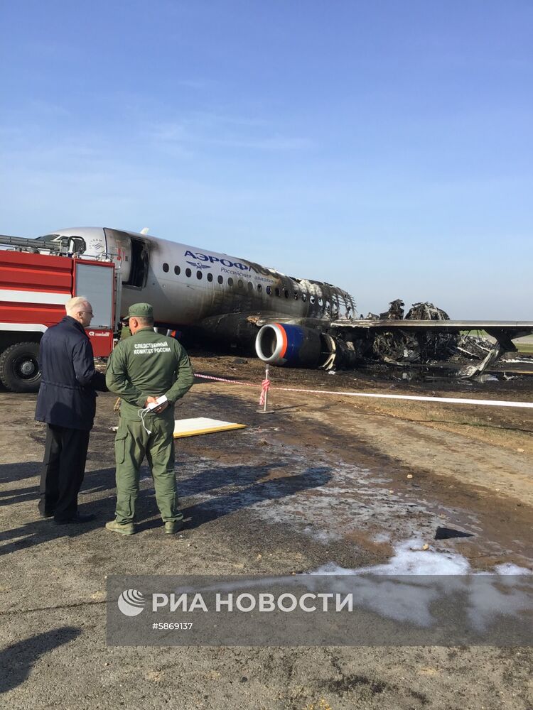 Следственные действия на месте аварийной посадки самолёта в аэропорту Шереметьево