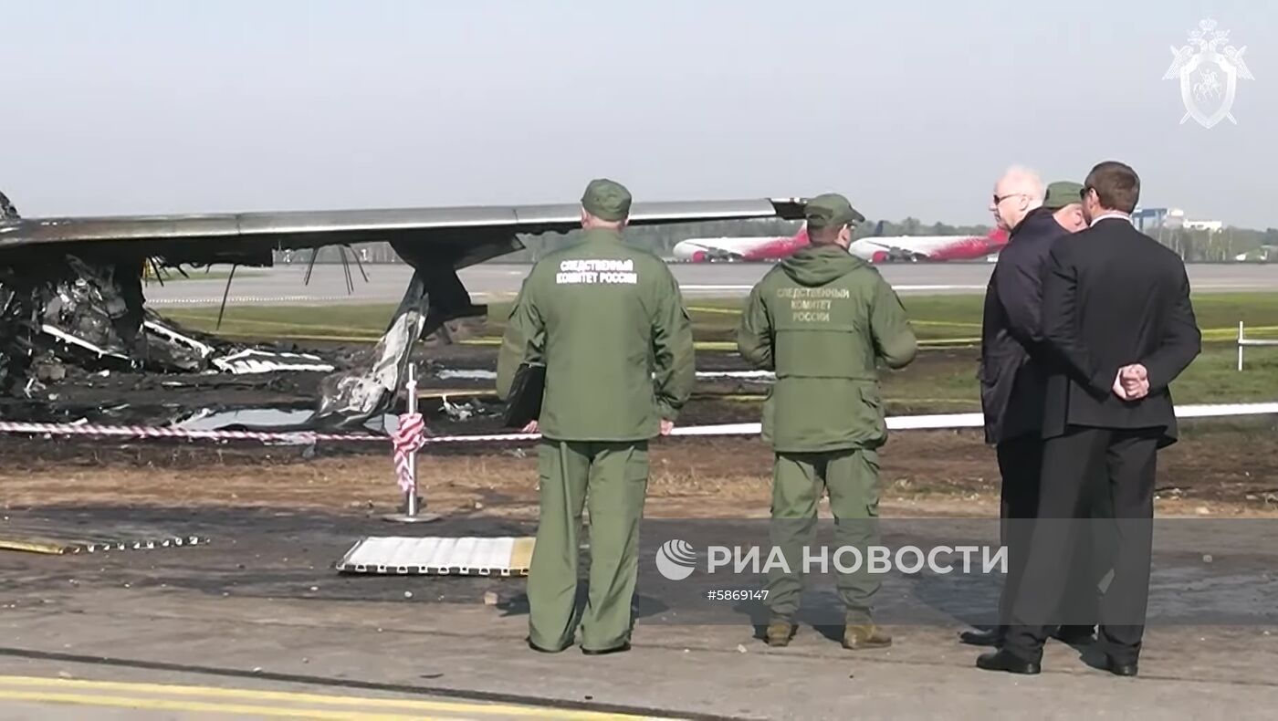 Следственные действия на месте аварийной посадки самолёта в аэропорту Шереметьево