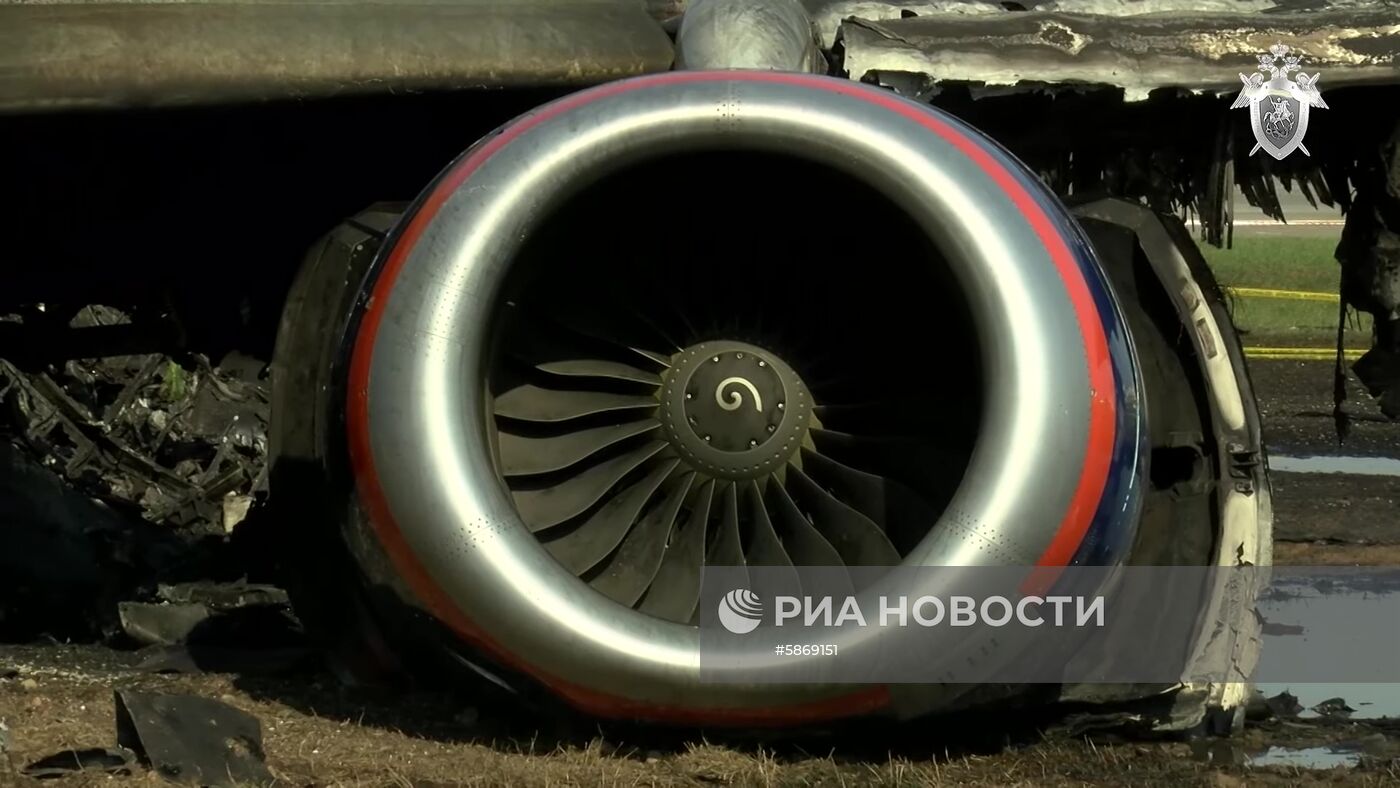 Следственные действия на месте аварийной посадки самолёта в аэропорту Шереметьево