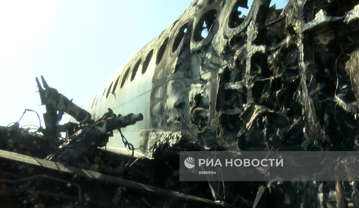 Следственные действия на месте аварийной посадки самолёта в аэропорту Шереметьево