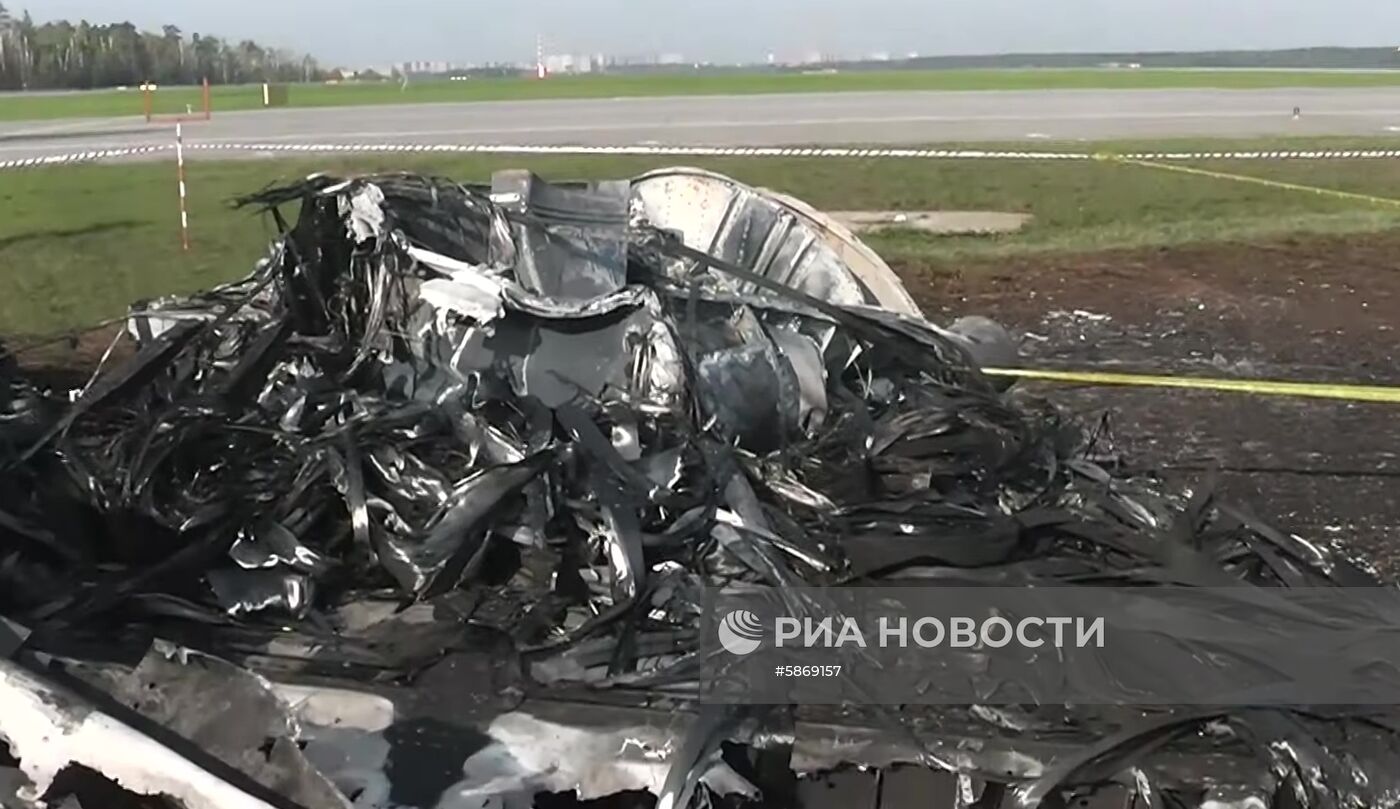 Следственные действия на месте аварийной посадки самолёта в аэропорту Шереметьево