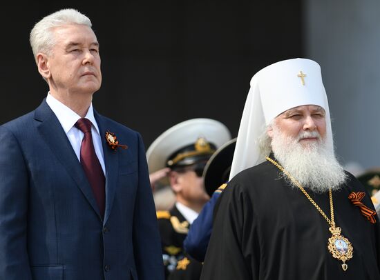 Парад кадетов на Поклонной горе 