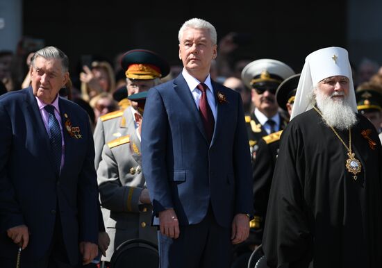 Парад кадетов на Поклонной горе 