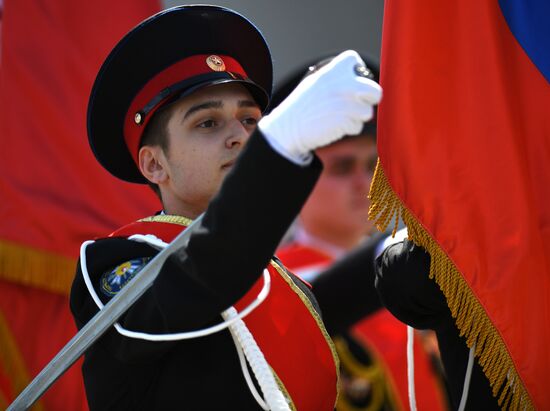 Парад кадетов на Поклонной горе 