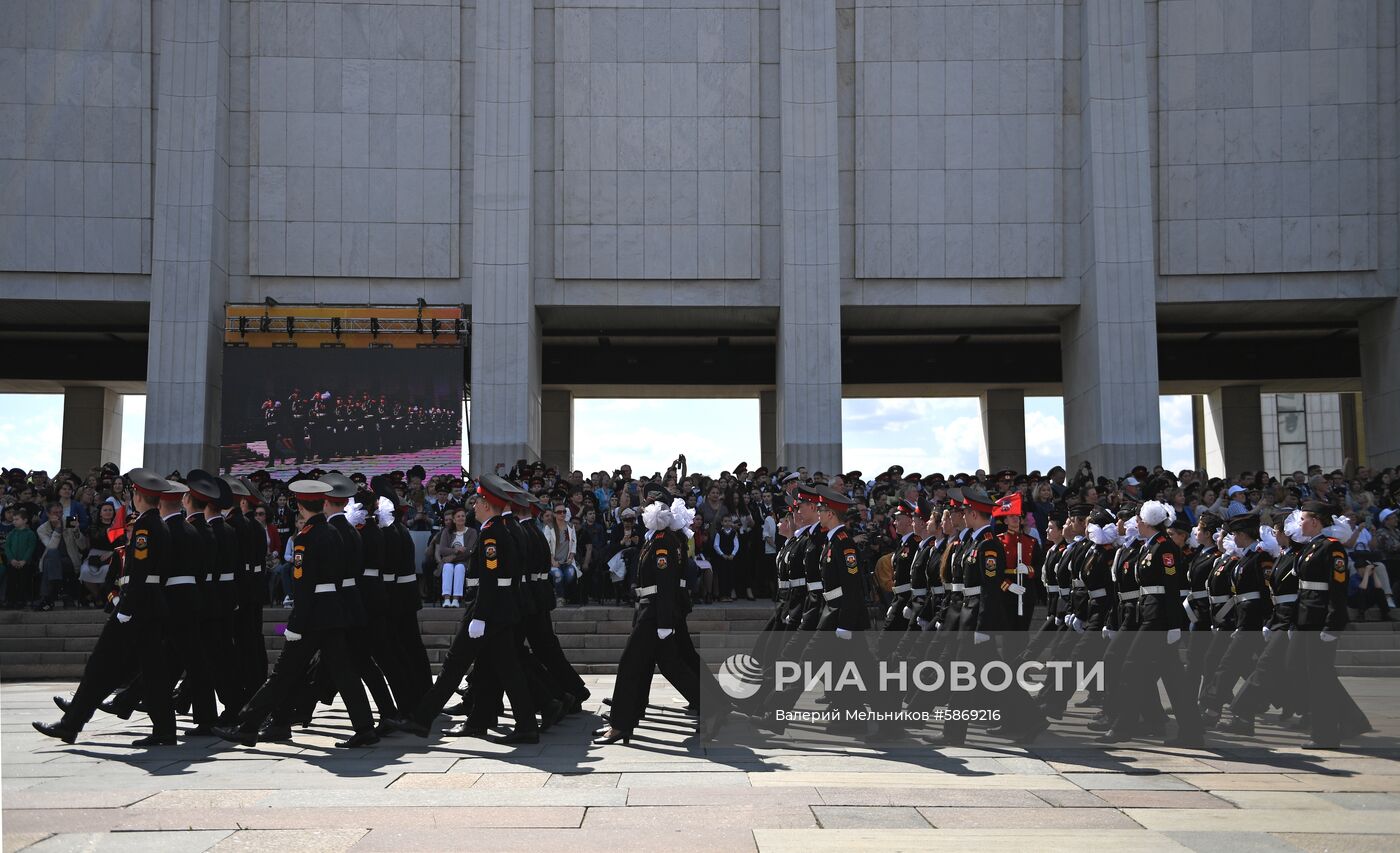 Парад кадетов на Поклонной горе