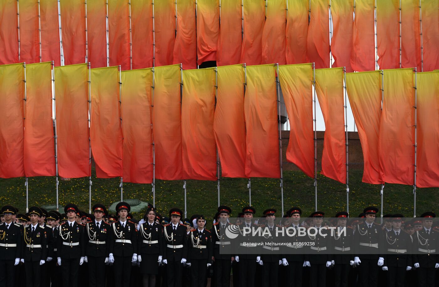 Парад кадетов на Поклонной горе