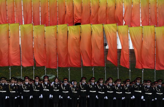 Парад кадетов на Поклонной горе 