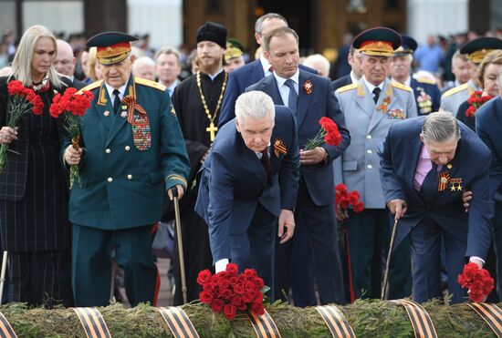 Парад кадетов на Поклонной горе 